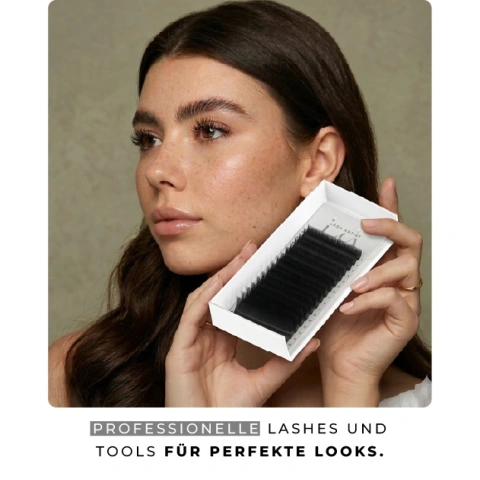 Lash Artist